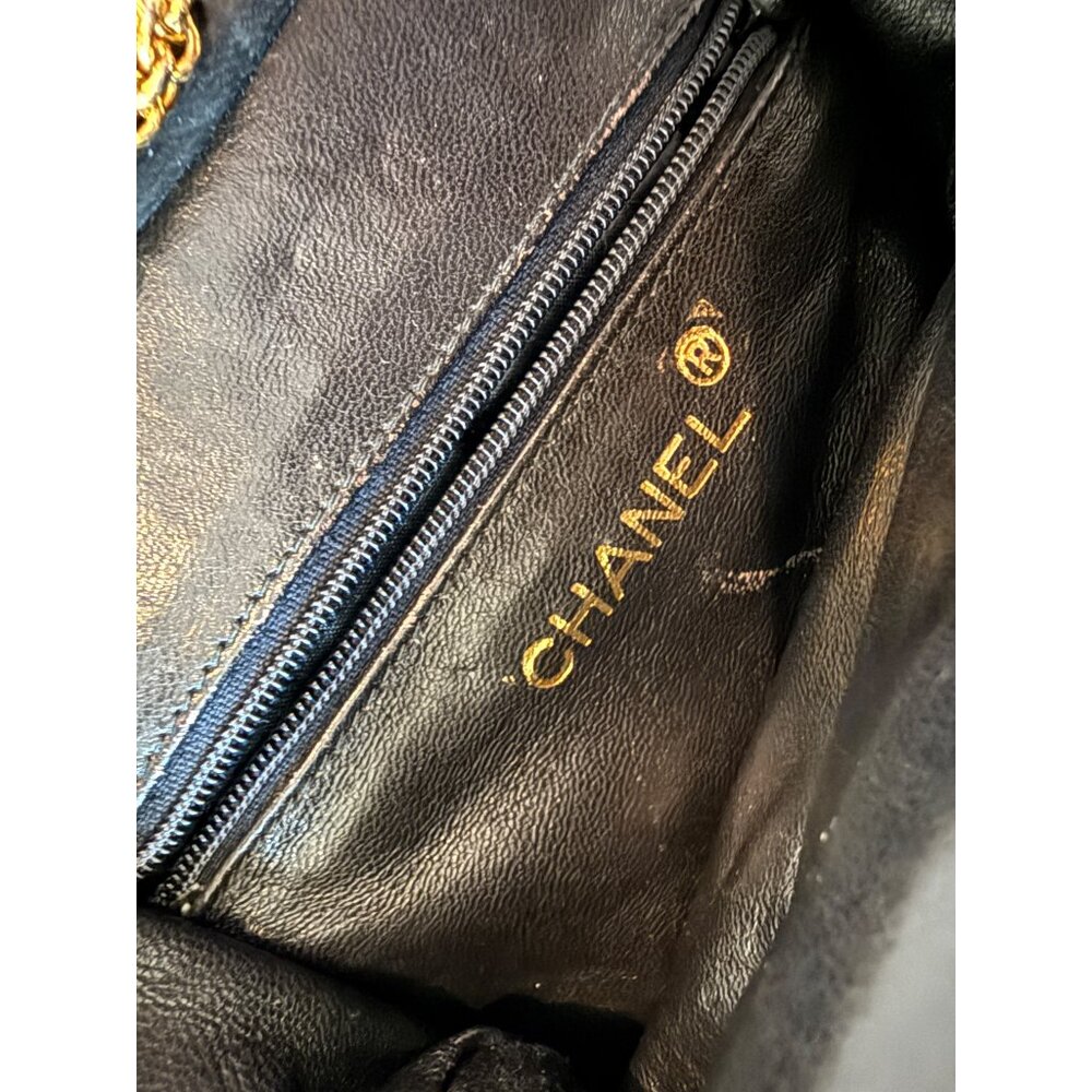 Chanel Black Leather Gold Kiss Lock Bag - Picture 10 of 12